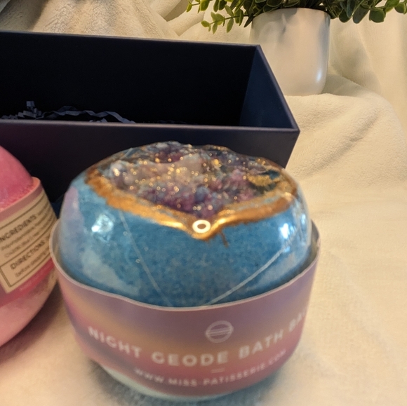 🌸 Bath Bomb Geode Geological Gift Box with 3 from Patisserie London NIB - Picture 11 of 16
